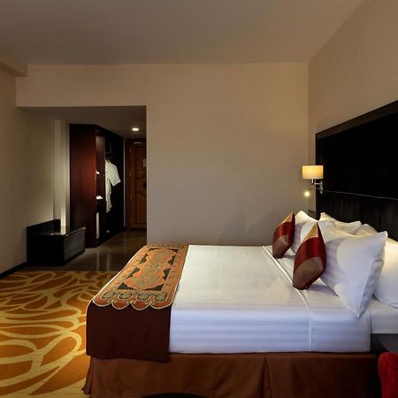 Taw Win Garden Hotel Yangon Exterior foto