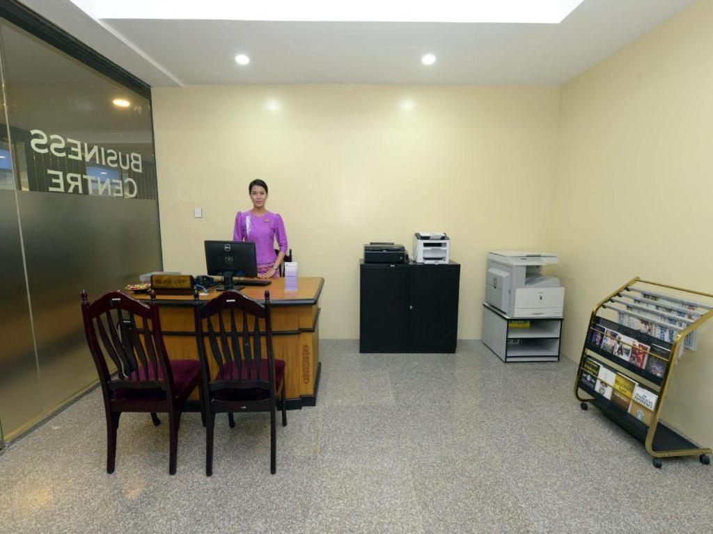 Taw Win Garden Hotel Yangon Exterior foto